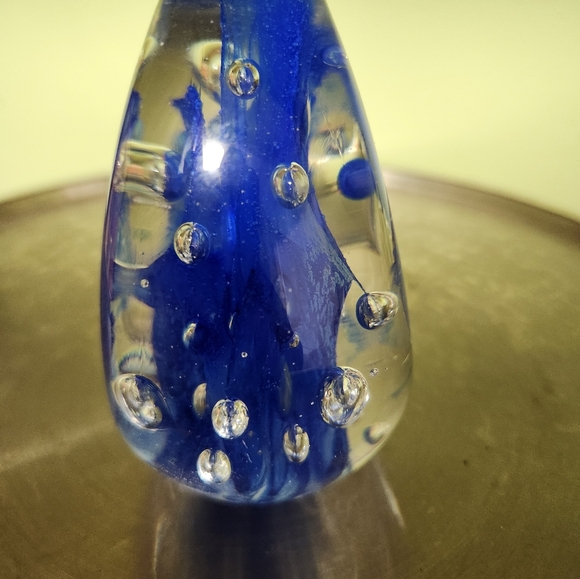 Beautiful Large Blue Paperweight with Bubbles in GUC - Picture 3 of 6